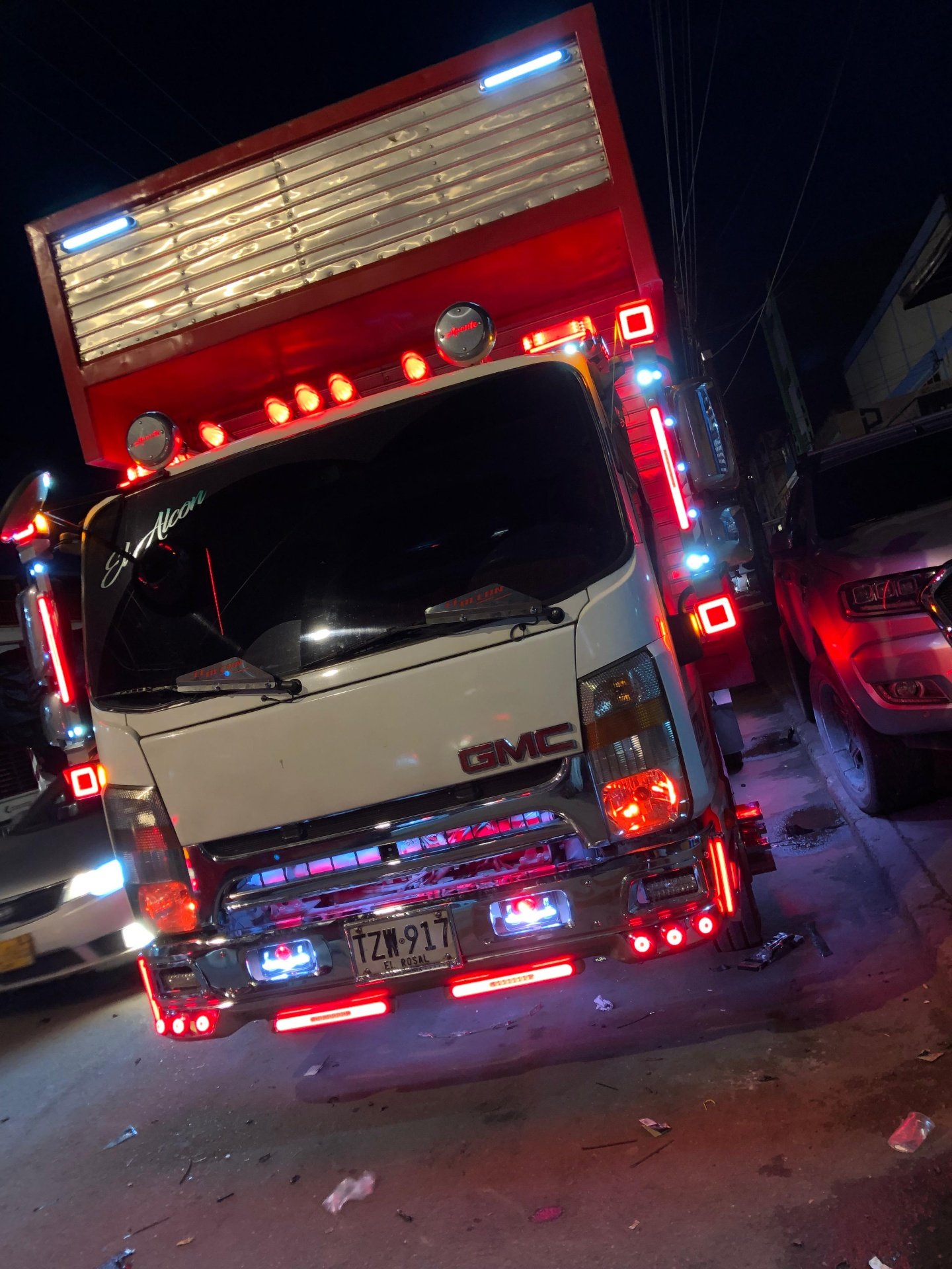 Camión GMC iluminado